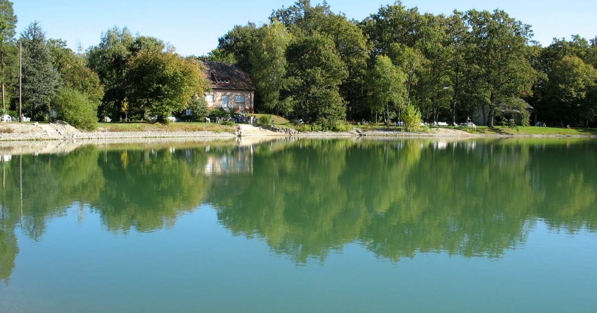 Bir yaz, bir anı. Richwiller'da bir "Mulhouse Plajı": kamusal bir su kütlesinin özel alana dönüşmesinin hikayesi.