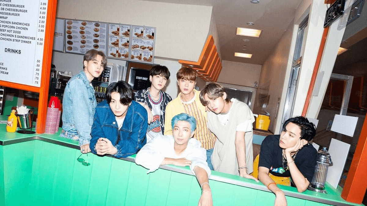 Das Comeback von BTS rückt näher: Er ist das einzige Mitglied, das noch nicht aus dem Militärdienst entlassen wurde.