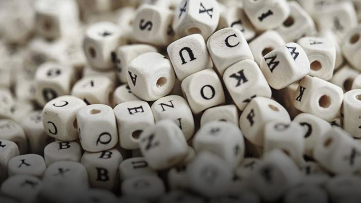 Nu en in het uur / column 'Taal in de tijd', door Fernando Ávila