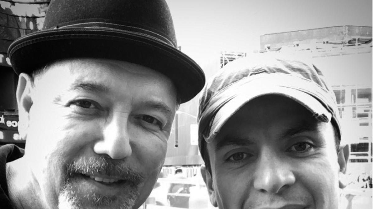 Fonseca spricht zusammen mit Rubén Blades über sein Lied über Migranten: „Draußen fühlt sich alles noch schlimmer an.“