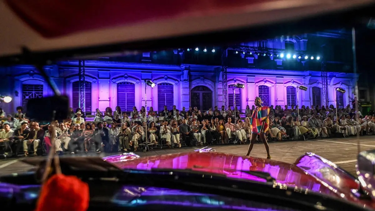 Mais de 25.000 participantes no Fashion District + Inclusion Runway no Vale: modelos com deficiência e Vogue