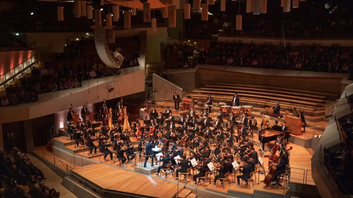 Kolumbijska Młodzieżowa Orkiestra Filharmoniczna kończy 15 lat i świętuje to wydarzenie koncertami w czterech miastach w całym kraju.