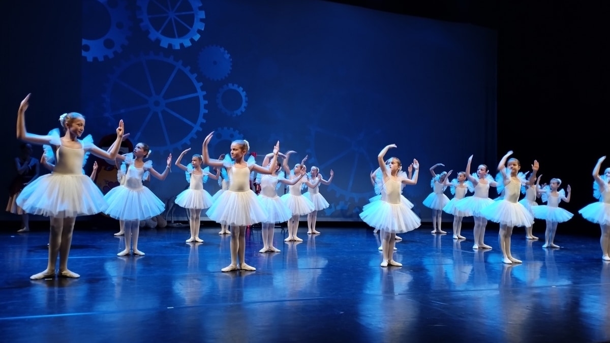 Ovación de pie para el ballet “Coppelia” de Mdanse 52