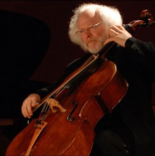 A close-knit guitar and cello duo