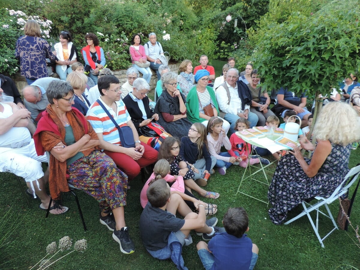 Readings in the garden: the promise of a journey to the Mediterranean