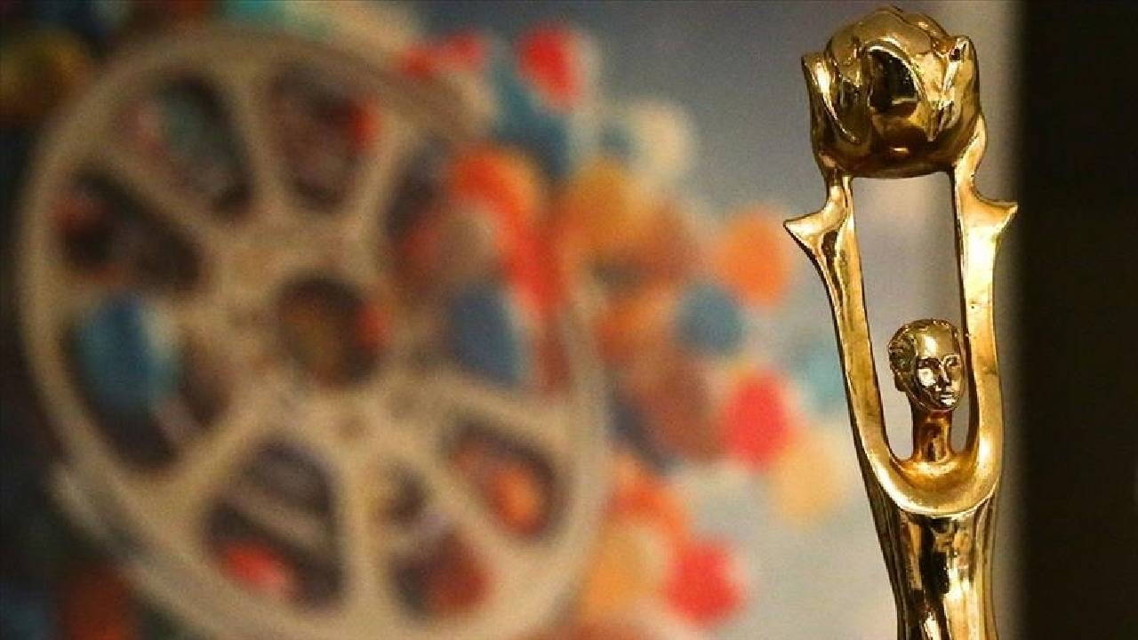 Gezeigt wurden die neuesten Filme aus dem Goldenen Ball: Weiblichkeit, Ängste und Dorfgeschichten auf der Leinwand