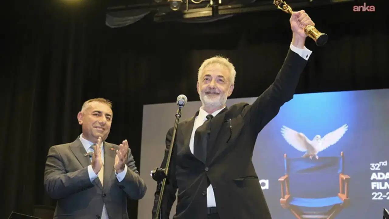 Pozdrowienia dla Karalara podczas rozdania nagród Golden Boll Honor Awards
