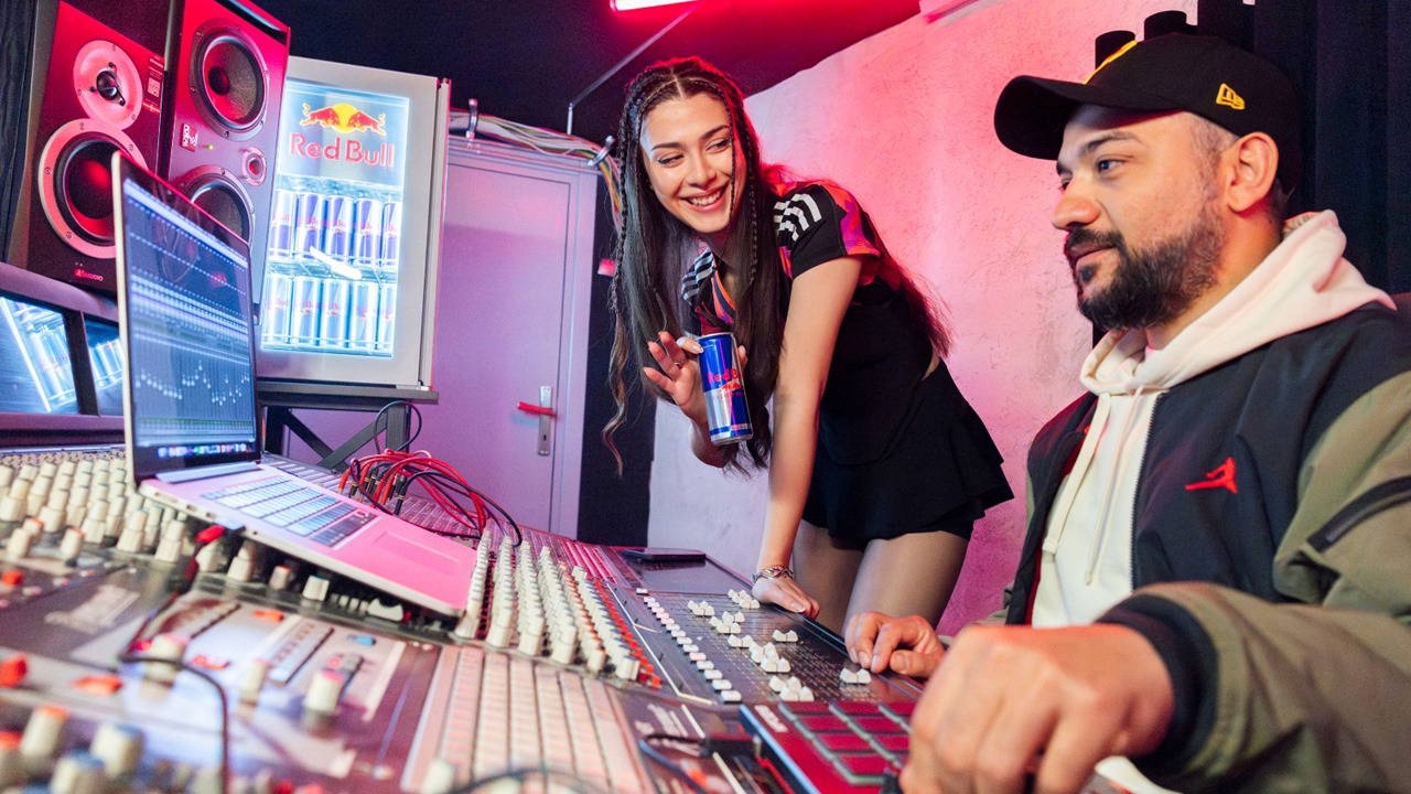 Red Bull 64 Bars begrüßte M Lisa in seiner neuen Folge