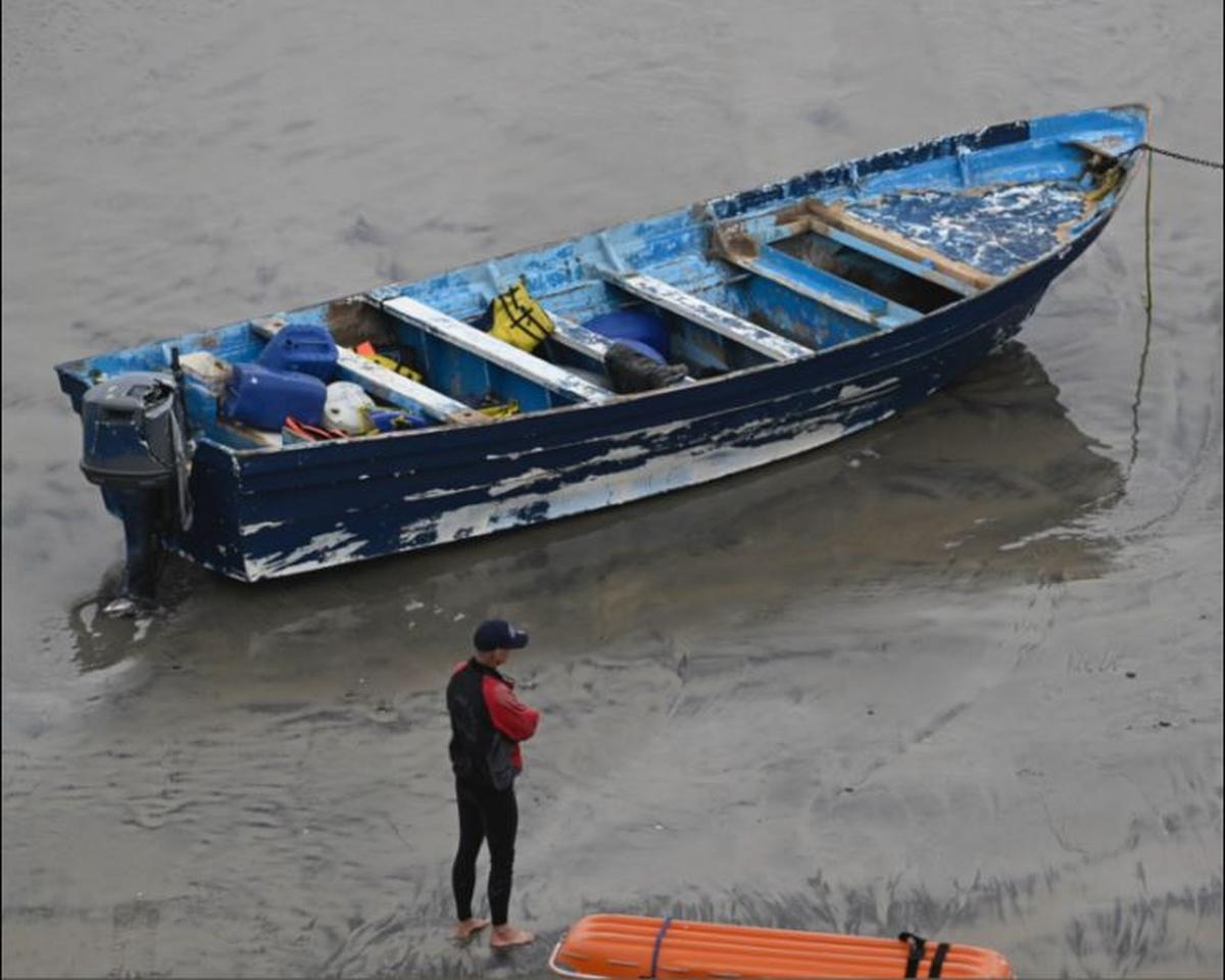 ESTADOS UNIDOS. Barco naufraga en California y deja al menos tres muertos