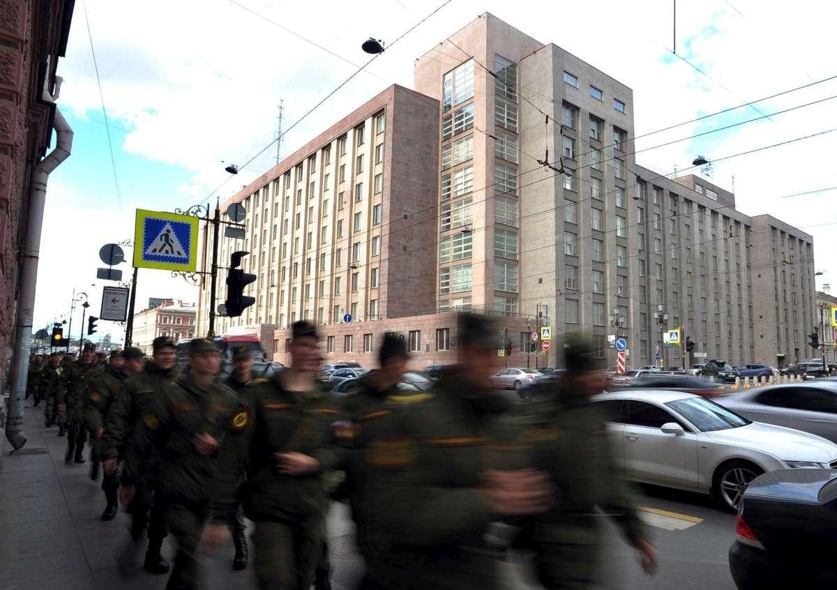 "Systematic manipulation": in Europe, "disposable teenagers" recruited by Russian secret services