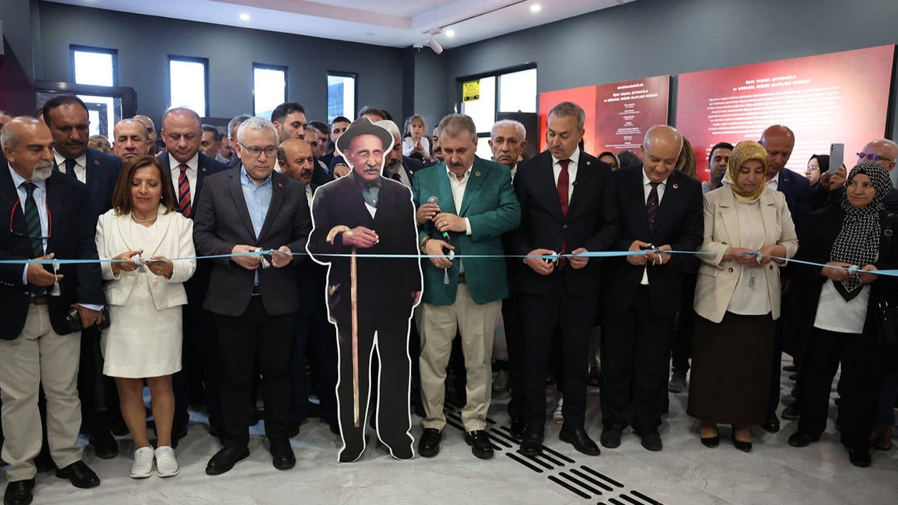 Harekete kimse mâni olamaz