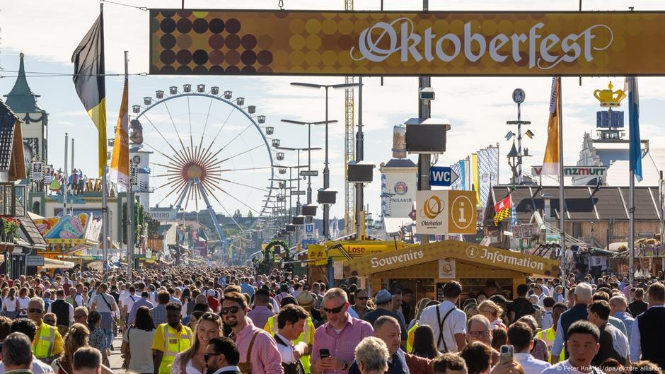 Oktoberfest 2025 starts with record beer prices