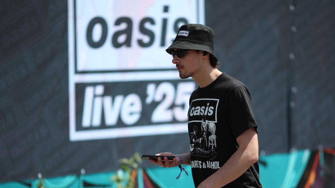 Oasis betovert Cardiff op reünieavond