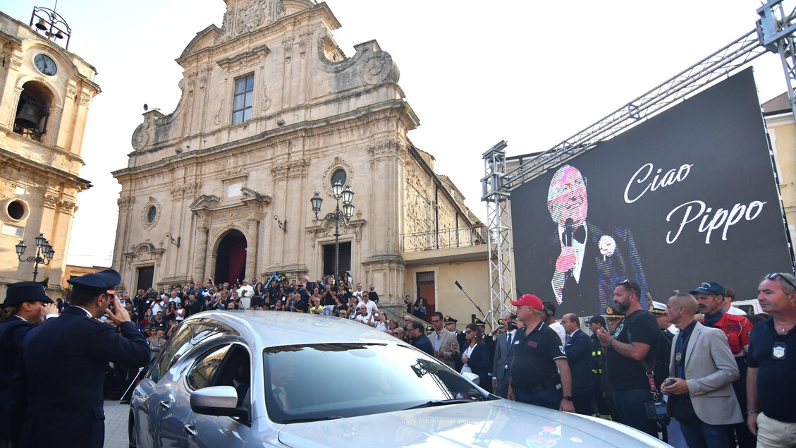 Pippo Baudo'ya veda, cenazesi memleketi Militello'da