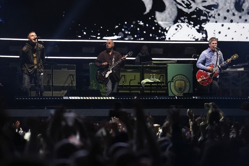 Oasis отыграли первый концерт долгожданного тура воссоединения