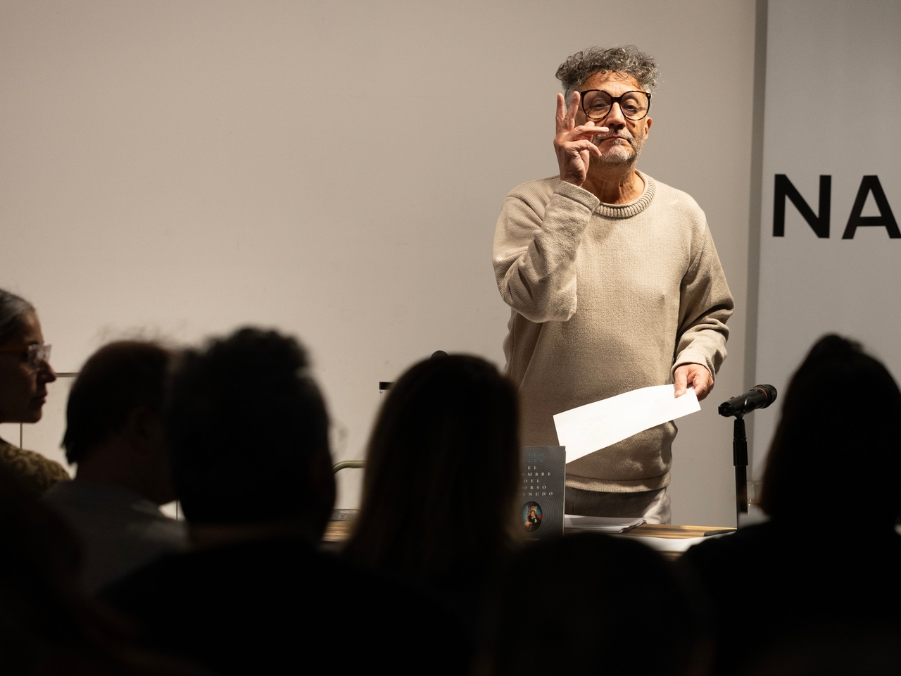 Fito Páez: A book of poems with nods to Fabiana Cantilo, Cecilia Roth, and a map of connections