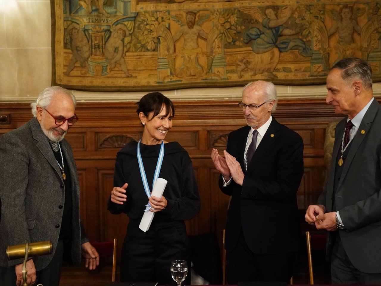 Esther Cross jest teraz oficjalnie członkiem Argentyńskiej Akademii Literatury.