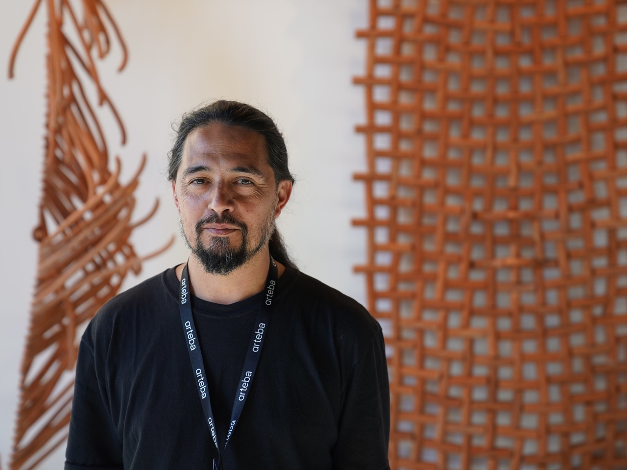 An original ceramic weaving won the Volf prize from arteba, which links art and crafts.
