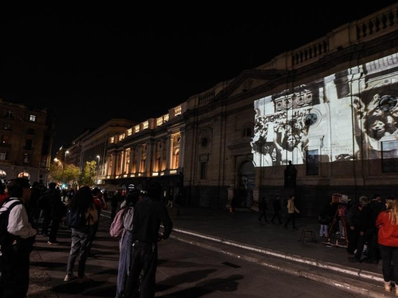 Santiago illuminated its buildings to remember the victims of the Pinochet dictatorship.