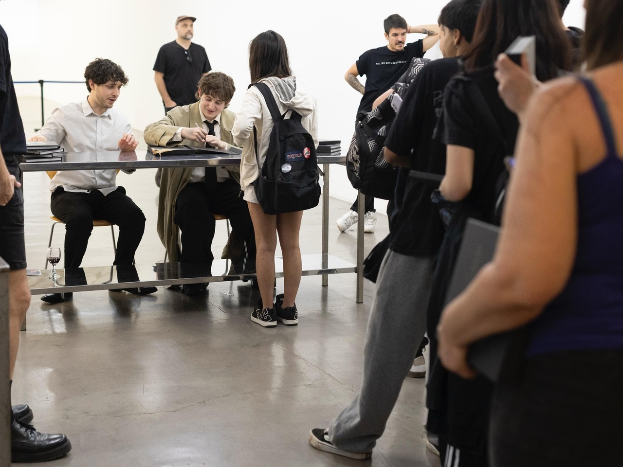 At Ruth Benzacar, Dillom presented his book inspired by 'Por Cesárea', with a work by Eduardo Basualdo