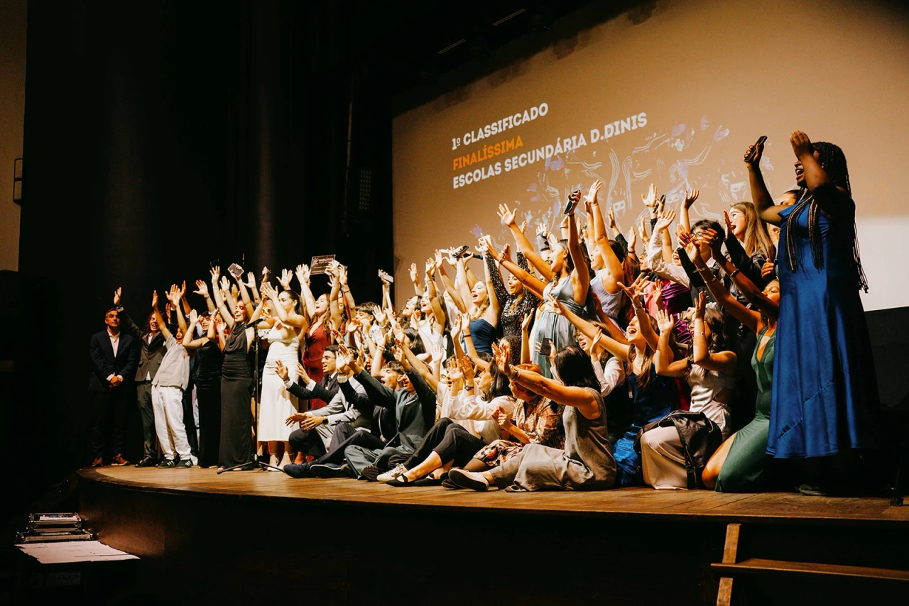 Gala das Escolíadas Glicínias Plaza füllt Cineteatro Messias