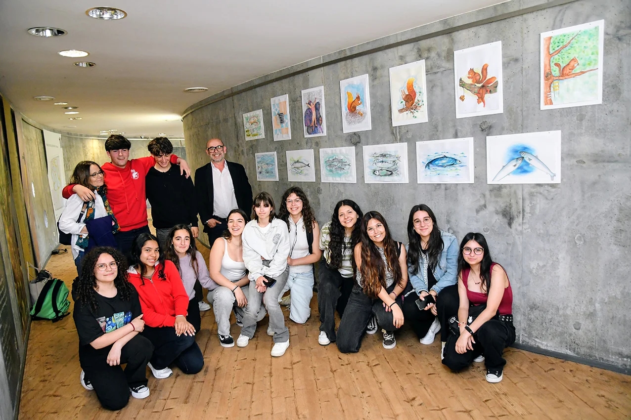 Studenten creëren tentoonstelling die kunst combineert met de omgeving