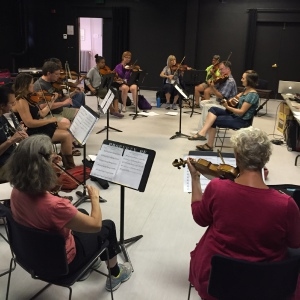 La musique est sans limites : des musiciens classiques de tous âges apprennent à improviser ce week-end à Strings Without Boundaries