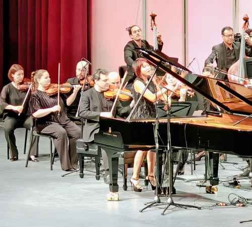 Die Pianistin Yuja Wang präsentierte im National Auditorium die Eleganz ihrer Kunst.