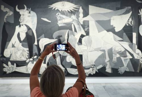 Reina Sofia, Guernica'yı Gazze'deki soykırıma karşı bir sembole dönüştürecek.