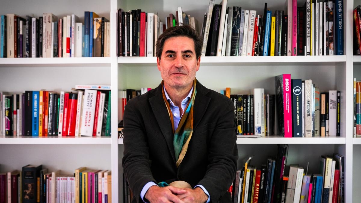 Miguel Ángel Sánchez'in kütüphanesi: okşayan düşünce