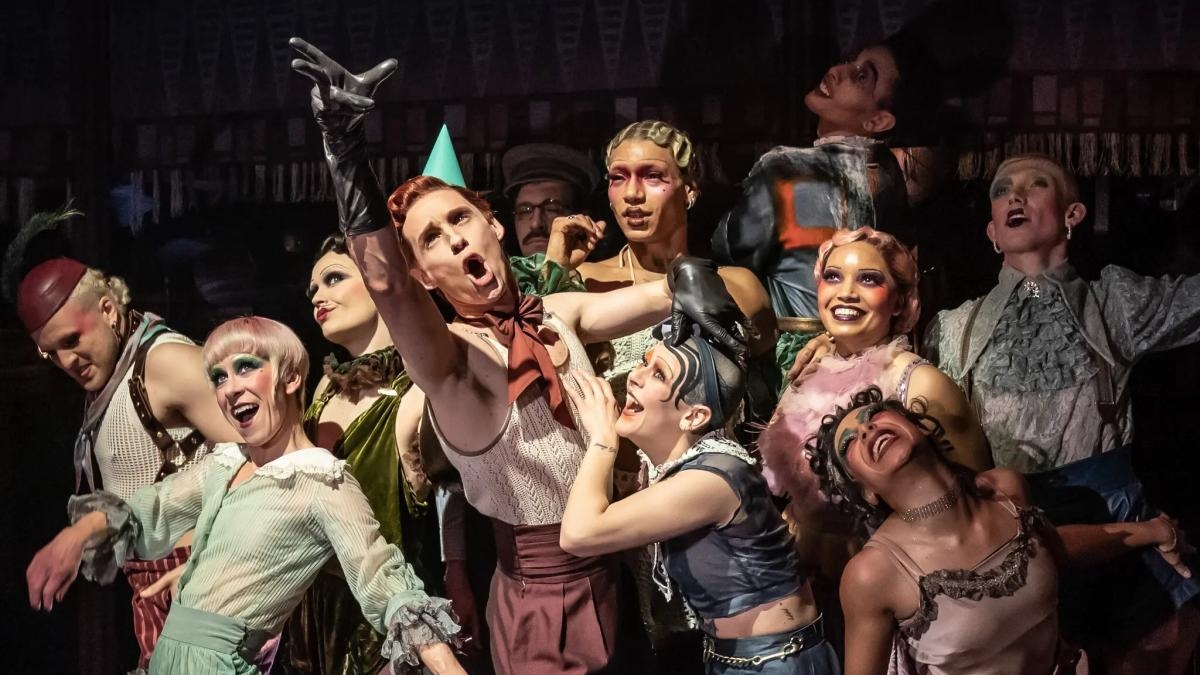 Com música para outro lugar na Broadway