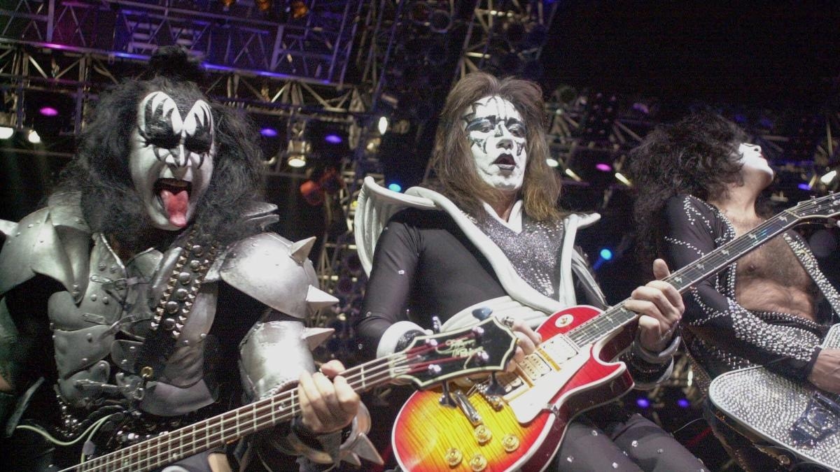 Ace Frehley, the iconic guitarist and founding member of Kiss, dies.