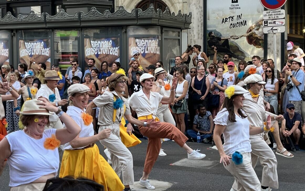 Em imagens: A Bienal de Dança de Lyon começa com seu desfile tradicional