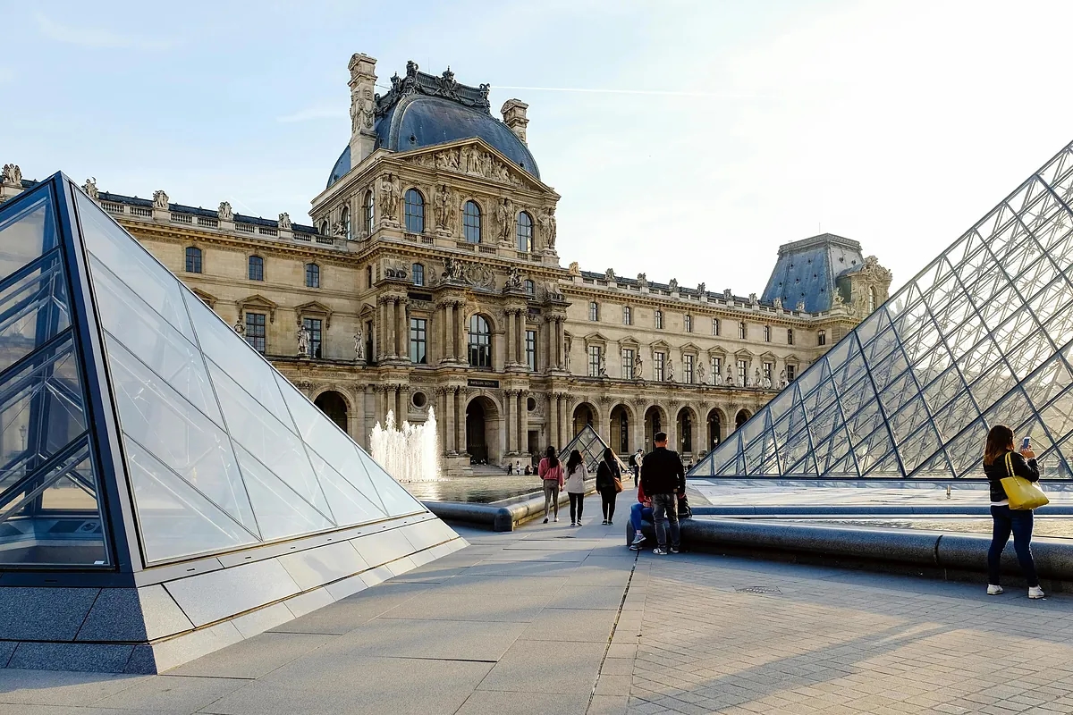 Quem foi Eugênia de Montijo, a Imperatriz da França de origem espanhola com laços com a Duquesa de Alba, dona de muitas das joias roubadas do Louvre?