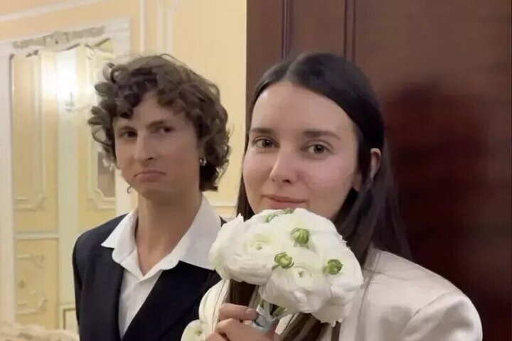 La figlia di Konchalovsky si sposò e cambiò cognome.